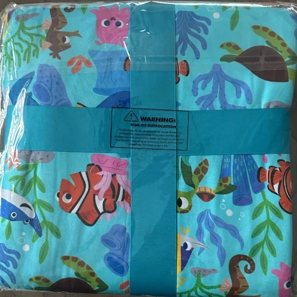 *New* Little Sleepies Disney Nemo’s Reef Large Cloud Blanket - Picture 3 of 3